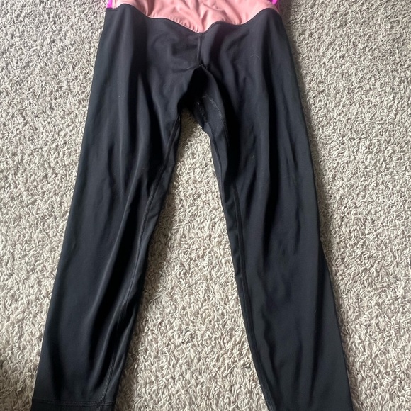 Victoria's Secret Vibrant Pink Leggings - Picture 1 of 3